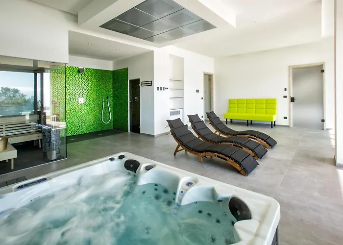 Rita Pool & Bed & Breakfast *