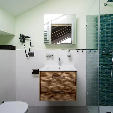 Rita Pool & Mascalucia