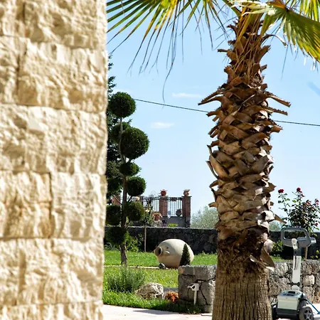 Rita Pool & Nocleg ze śniadaniem *