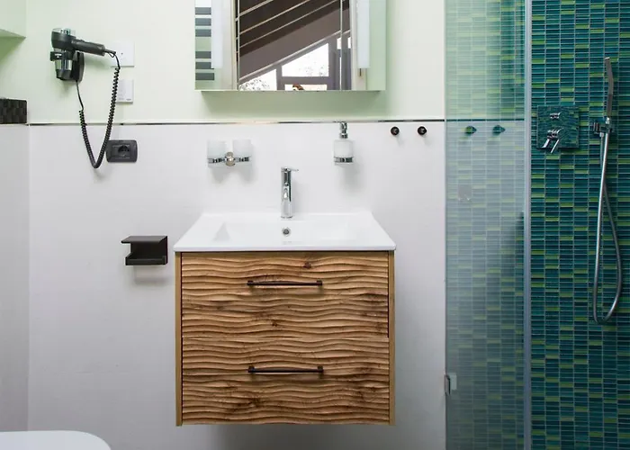 Rita Pool & Bed and breakfast Mascalucia