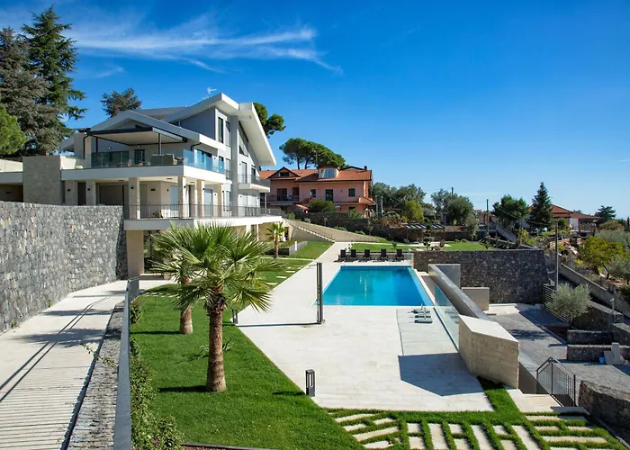 Rita Pool & Bed and breakfast Mascalucia