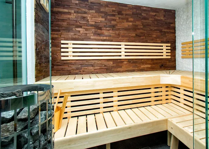 Rita Pool & Mascalucia