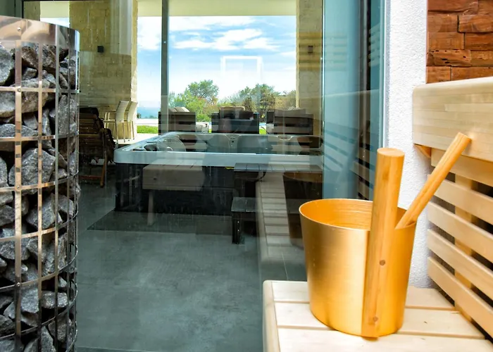 Rita Pool & Bed and breakfast *